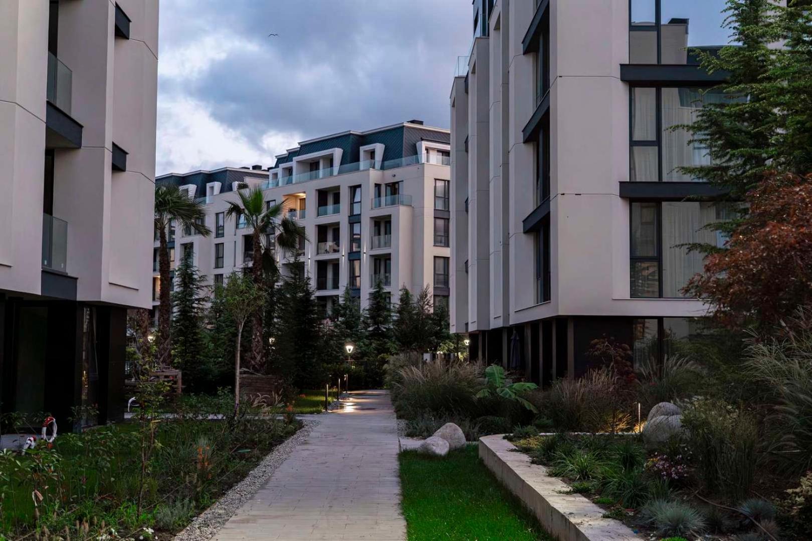 Sea Flats With Parking And Pool In Azur Daire *